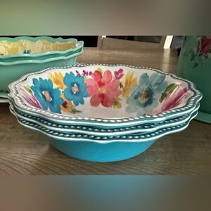 Pioneer Woman Scalloped Bowls